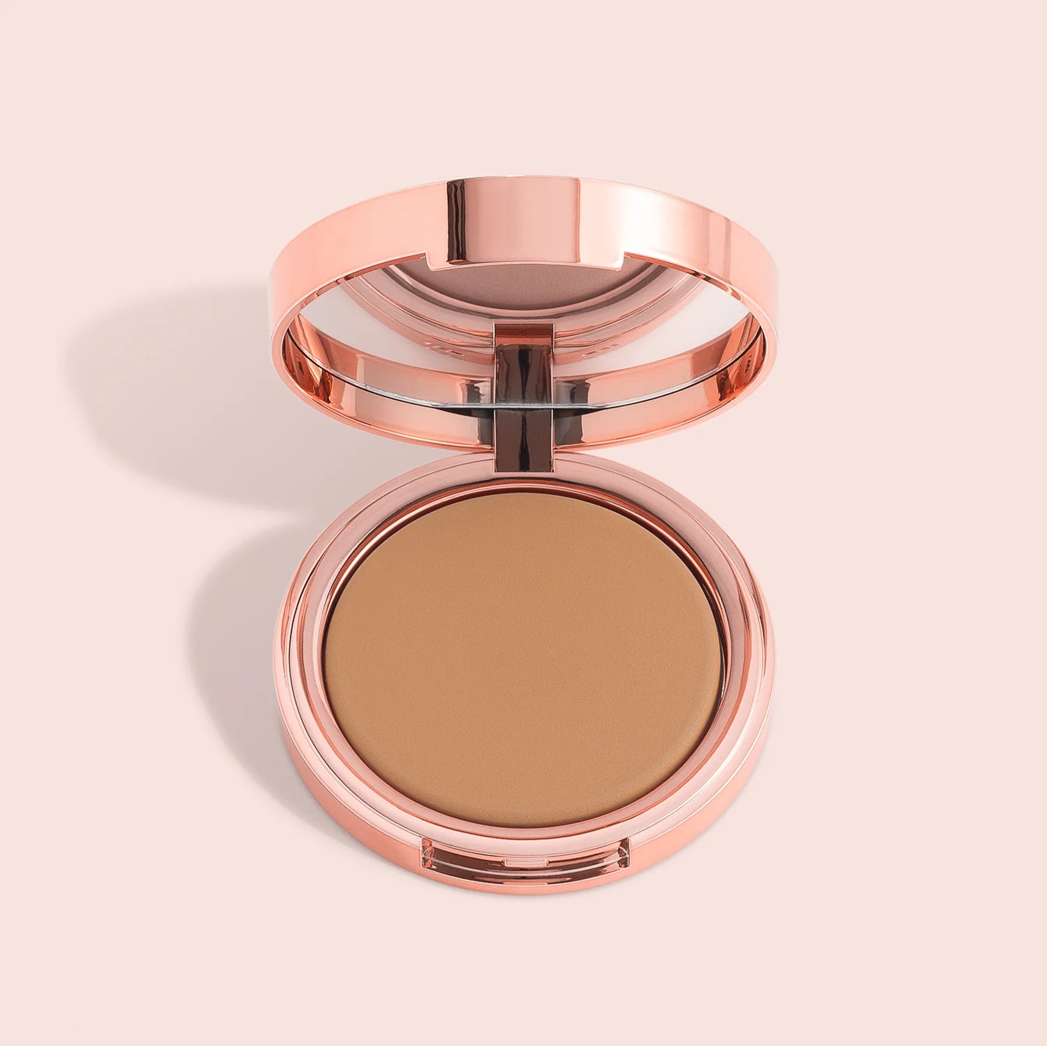 Paddy-Bronzer-Fonda_eb389adb-13d0-4a5e-b2fd-9e3f68cacc84.webp