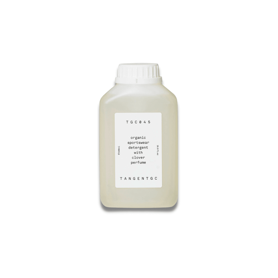 DETERGENT PENTRU HAINE SPORT